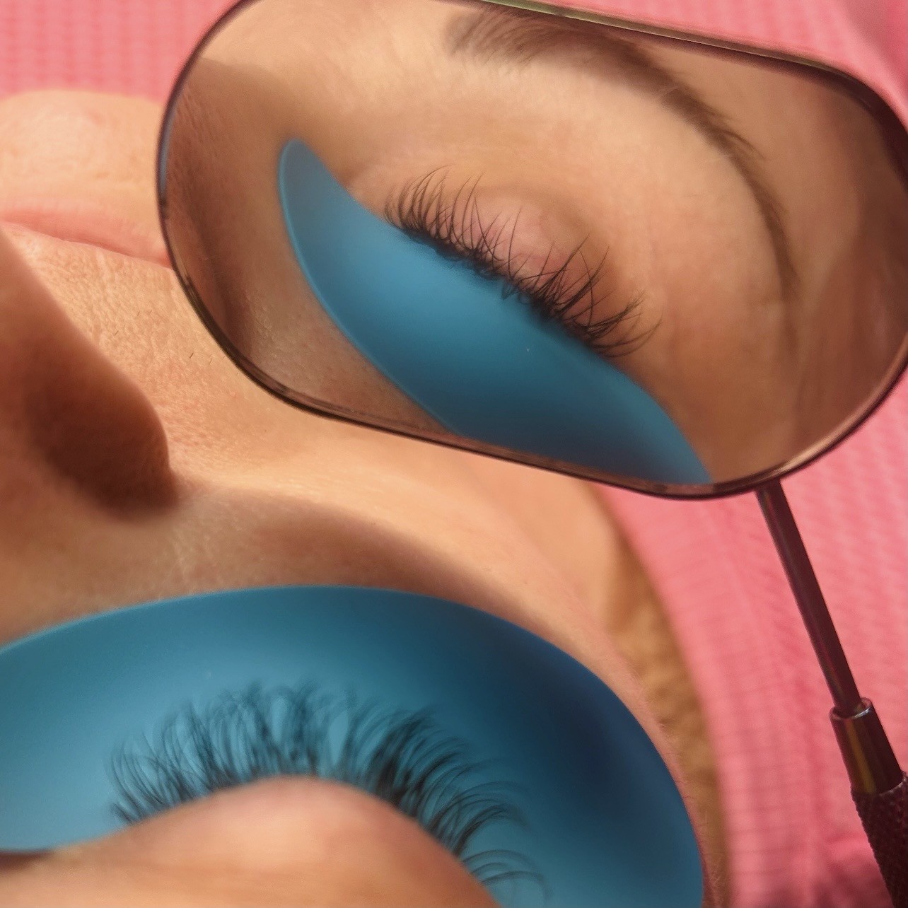 Mirror Close Up Classic Lashes